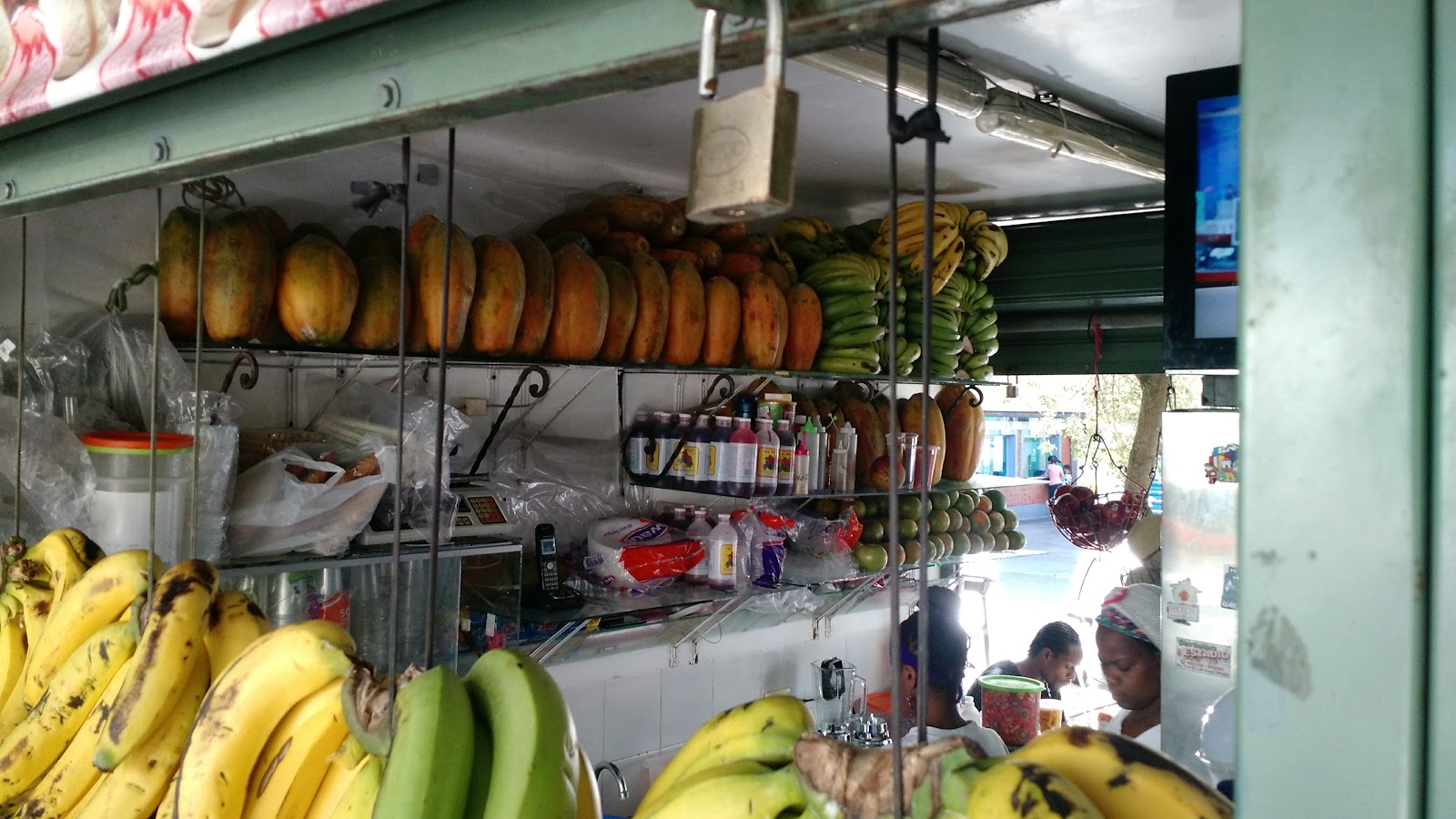 Preparaciones frescas en Frutty Brother, Laureles Medellín