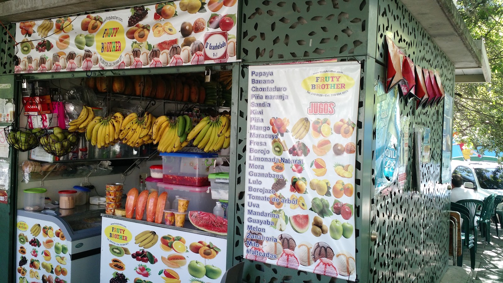 Ambiente en Frutty Brother, Laureles Medellín